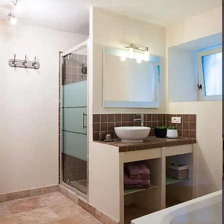 Mas Des Cedres Holiday home Menerbes