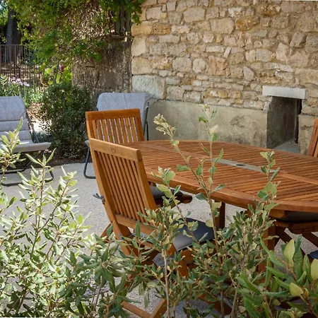 Mas Des Cedres Holiday home Menerbes